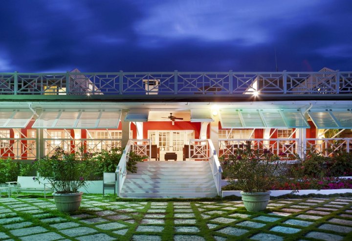金沙珊瑚酒店(Coral Sands Hotel)