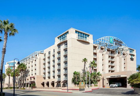 希尔顿尊盛酒店 - 北奥兰治县(Embassy Suites by Hilton Brea - North Orange County)