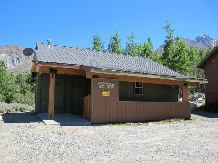 康维特湖畔度假村(Convict Lake Resort)