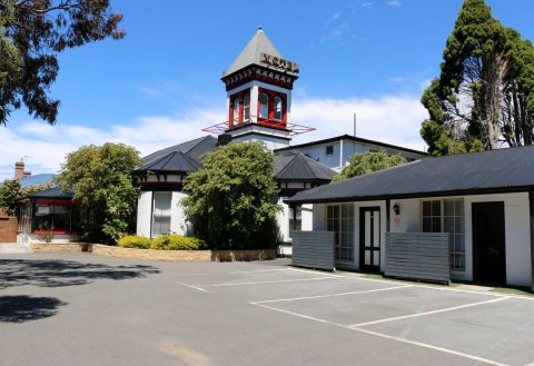 霍巴特塔汽车旅馆(Hobart Tower Motel)