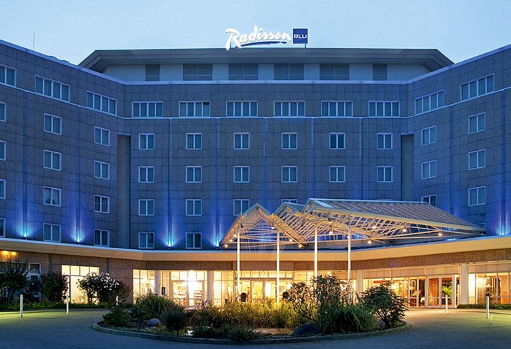 多特蒙德丽笙布鲁酒店(Radisson Blu Hotel Dortmund)