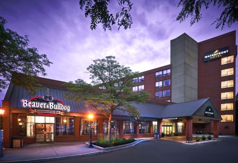 市中心伯灵顿海滨酒店(Waterfront Hotel Downtown Burlington)