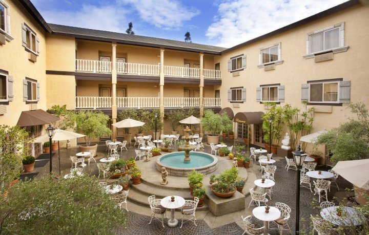 科斯塔梅萨 - 纽波特比奇艾尔斯酒店(Ayres Hotel Costa Mesa Newport Beach)