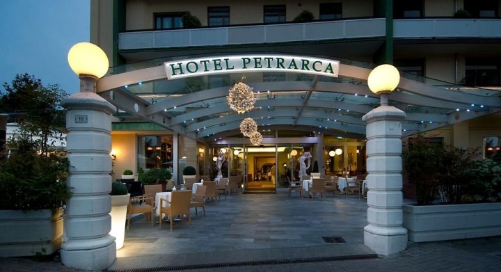 佩特阿卡温泉酒店(Hotel Petrarca Terme)