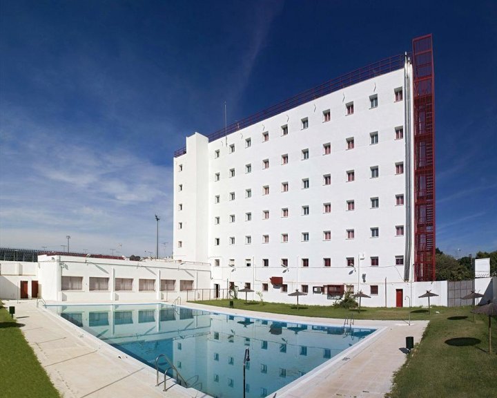 阿尔伯格英特芬赫雷斯德拉弗龙特拉酒店(Albergue Inturjoven Jerez de La Frontera)