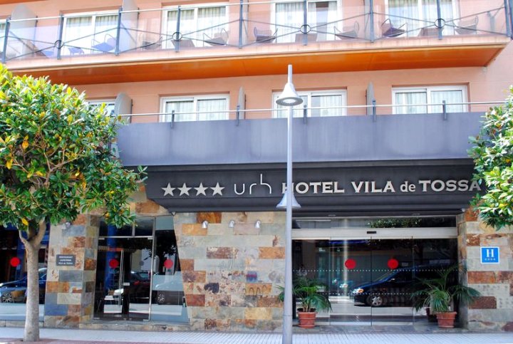 托萨别墅酒店(Hotel Vila de Tossa)