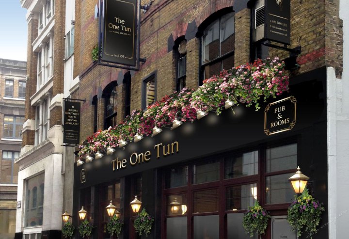 一个转角住宿加早餐旅馆(The One Tun Pub & Rooms)