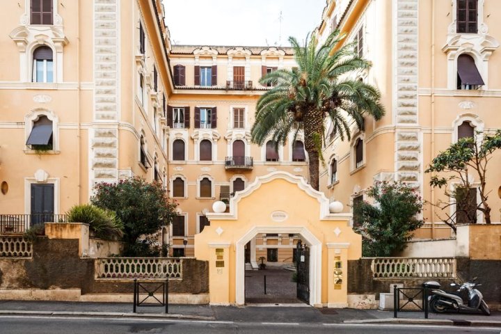 卡萨瓦卡泽罗马诺酒店(Casa Vacanze Romano)