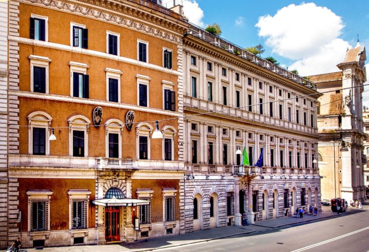蒂齐亚诺酒店(Hotel Tiziano)