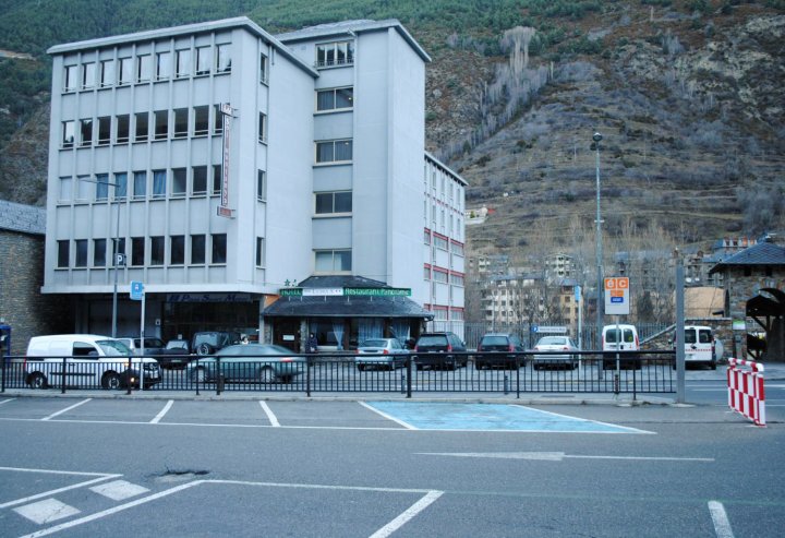 拉莫拉酒店(Hotel La Mola)