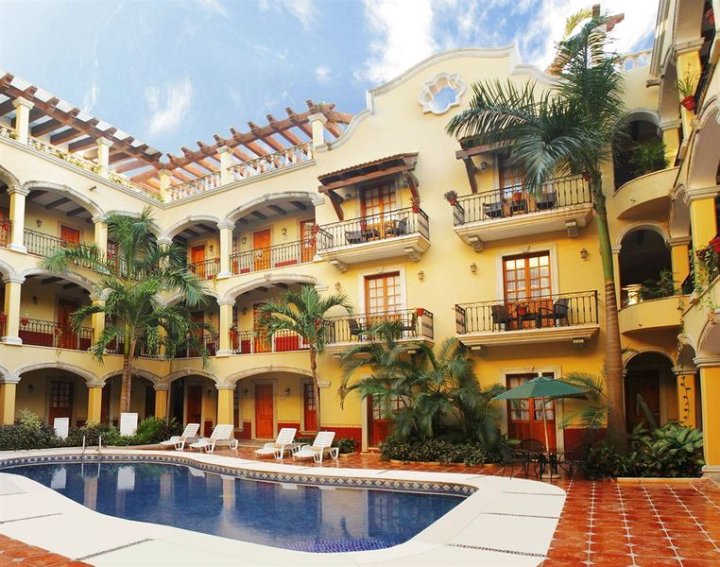 哈斯恩达日德尔卡日贝酒店(Hacienda Real del Caribe Hotel)