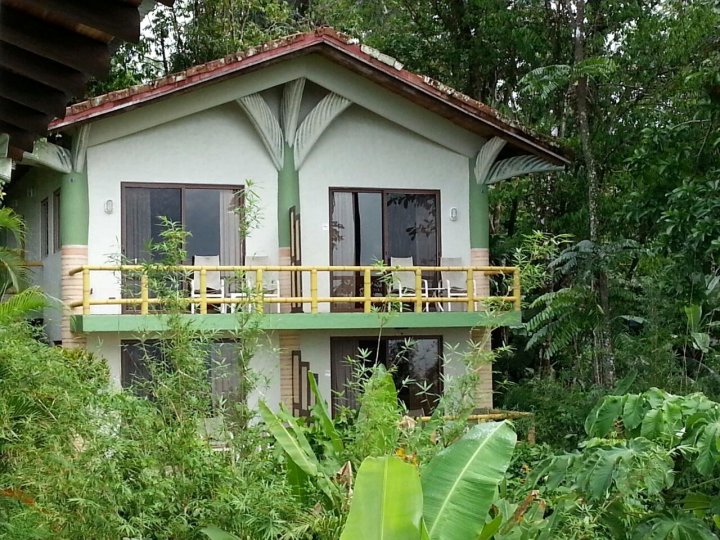 矽科莫野生动物保护区温泉酒店(Si Como No Resort & Wildlife Refuge)