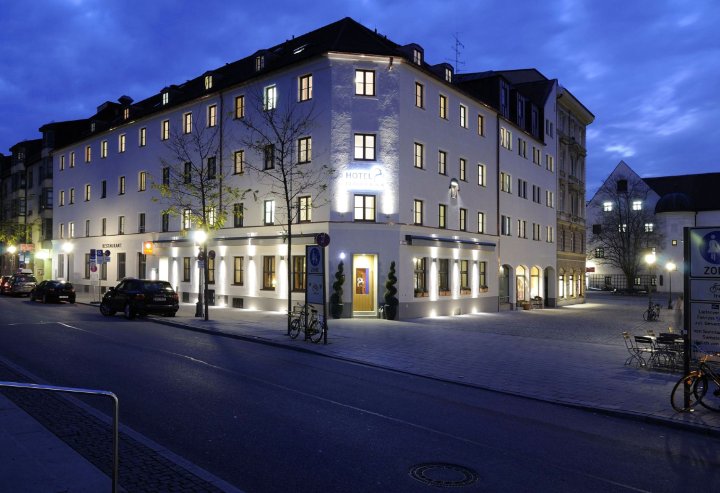 贝拉尔博克酒店(Hotel Blauer Bock)