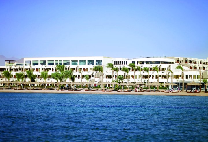珊瑚海赛萨托利度假酒店(Coral Sea Sensatori Resort)