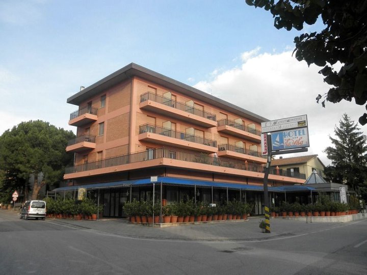 拉维拉酒店(Hotel La Vela)