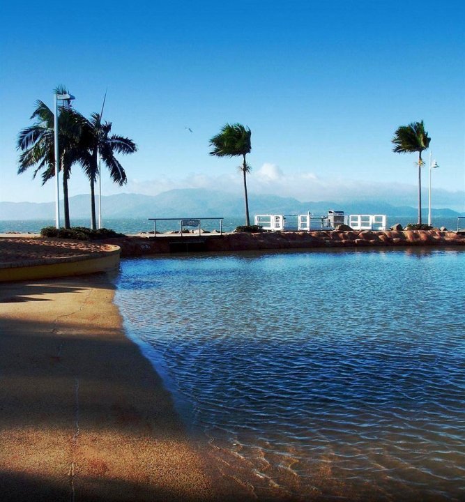 汤士威尔假日公寓(Townsville Holiday Apartments)