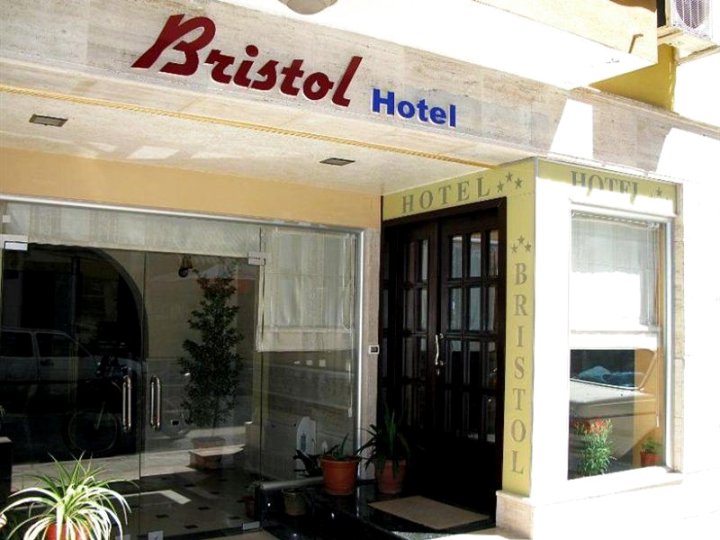 地拉那布里斯都酒店(Bristol Hotel Tirana)