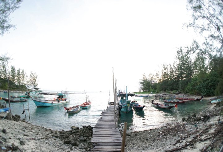 帕岸岛湾海滩假日公园(Phangan Cove Beach Resort)