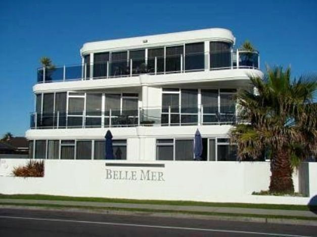 美丽海洋海滨公寓酒店(Belle Mer Beach Front Apartments)