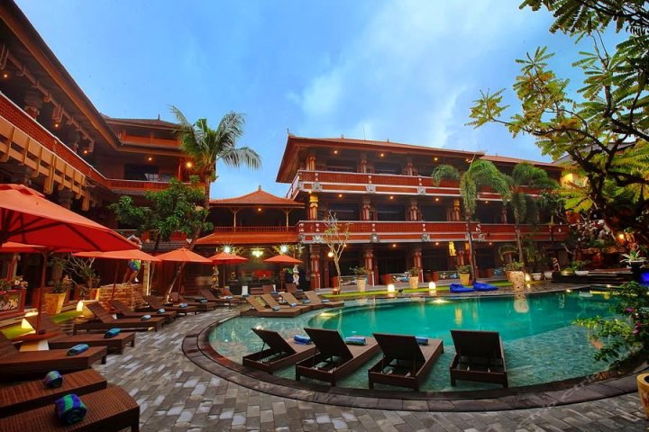 库塔巴厘岛温纳别墅假日酒店(Wina Holiday Villa Kuta Bali)