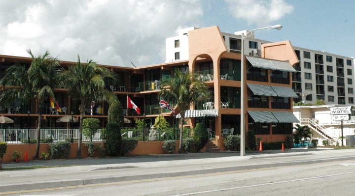 劳德代尔堡海滩坎布里亚酒店(Cambria Hotel Fort Lauderdale Beach)
