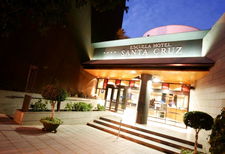 圣克鲁兹学校酒店(Hotel Escuela Santa Cruz)