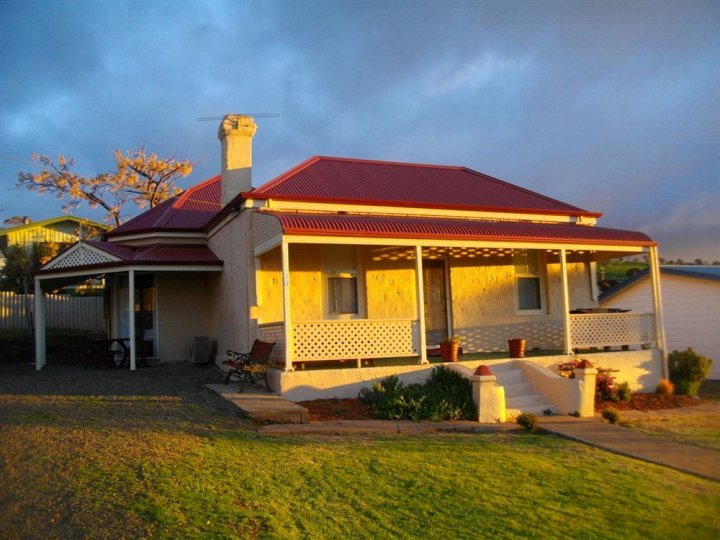 查理贝茨小屋(Charlie Bates Cottage)