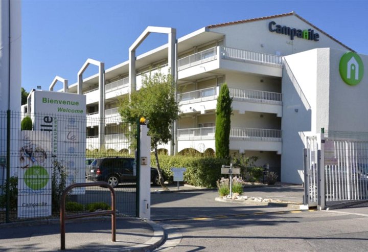 钟楼埃克斯普罗旺斯南宝瓦勒酒店(Campanile Aix-en-Provence Sud - Pont de l'Arc)