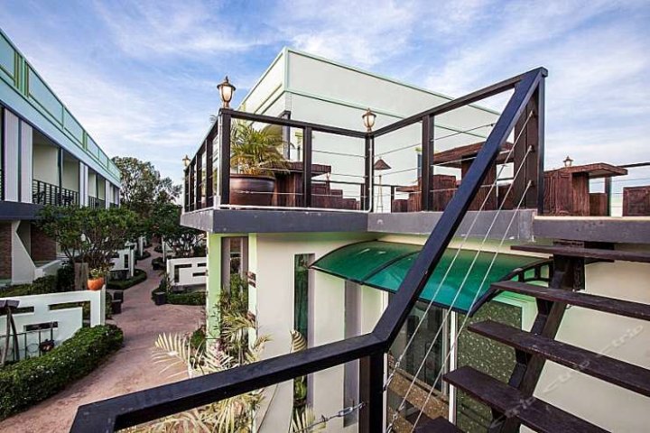 Baan Kiet 3 – 华欣7套联排别墅配有水流按摩浴缸(Baan Kiet 3 | 7 Jacuzzi 2 Bed Townhomes in Hua Hin City)