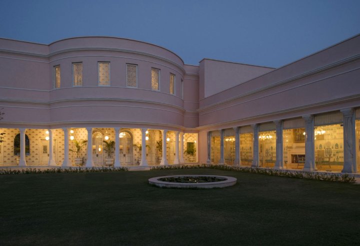 齐普尔拉玛哈尔宫殿RASS 酒店(Rajmahal Palace RAAS)