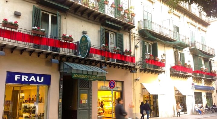 马西莫广场酒店(Massimo Plaza Hotel)