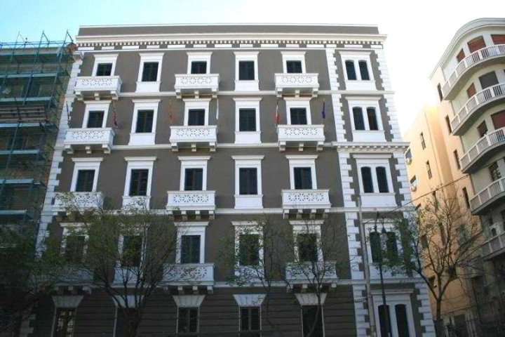 加里波蒂酒店(Hotel Garibaldi)