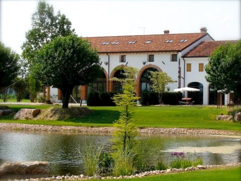 拉莉萨罗娜农庄酒店(Agriturismo La Risarona)