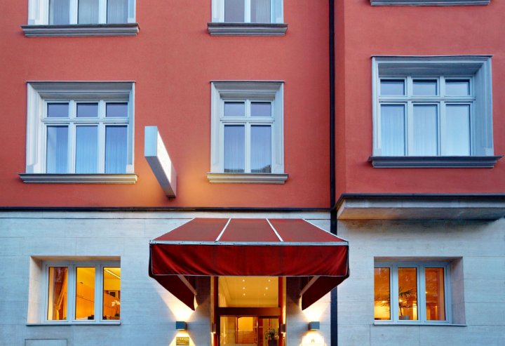 慕尼黑亚德里亚酒店(Hotel ADRIA München)