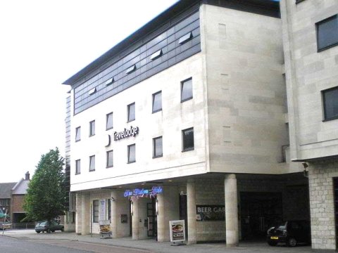 约克塔德卡斯特旅游旅馆(Travelodge York Tadcaster)