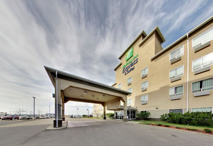 智选假日酒店和套房 - 埃德蒙顿国际机场(Holiday Inn Express Hotel & Suites - Edmonton International Airport, an IHG Hotel)