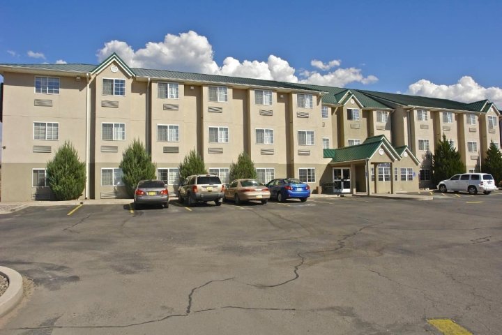 新墨西哥伯纳利欧 6 号汽车旅馆(Motel 6-Bernalillo, NM)