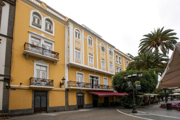 马德里酒店(Emblemático Hotel Madrid)