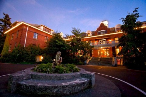 俄勒冈麦克美娜敏斯酒店(McMenamins Hotel Oregon)