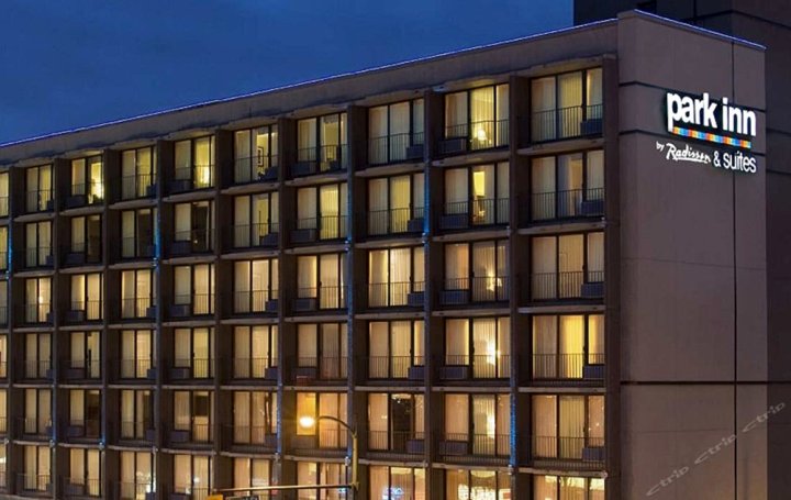 温哥华丽柏套房酒店(Park Inn & Suites by Radisson Vancouver)