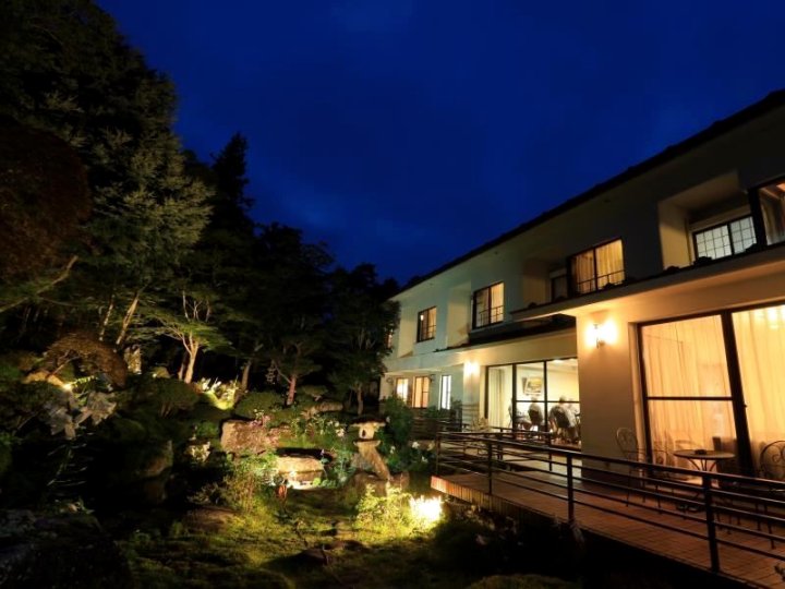 特恩萨尔尤山中湖酒店(Teiensaryo Yamanakako)