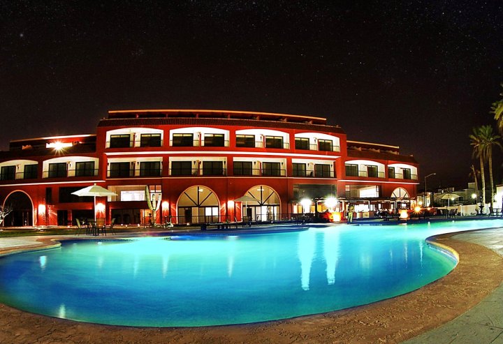 海滩俱乐部波萨达酒店(La Posada Hotel & Beach Club)