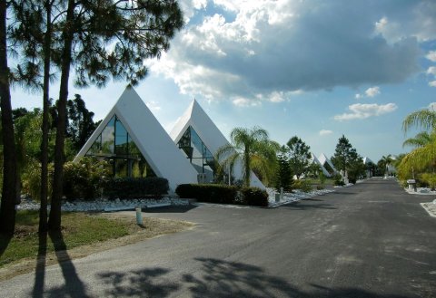 佛罗里达金字塔度假屋(Pyramids in Florida)