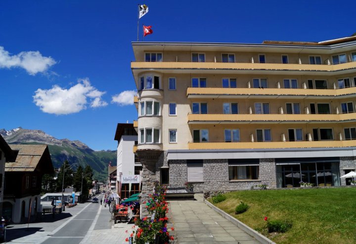 施维泽霍夫蓬特雷西纳酒店(Hotel Schweizerhof Pontresina)