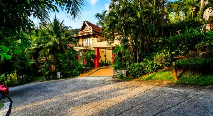 普吉岛中山度假别墅(Nakathani Villa by Lofty Phuket)