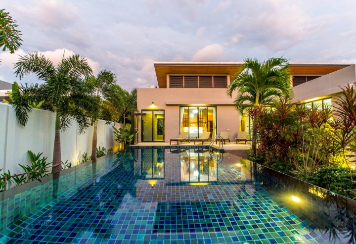 普吉岛奈函3卧塞尔泳池别墅(Thale Villa – 3 Bdr Pool Villa Naiharn Phuket)
