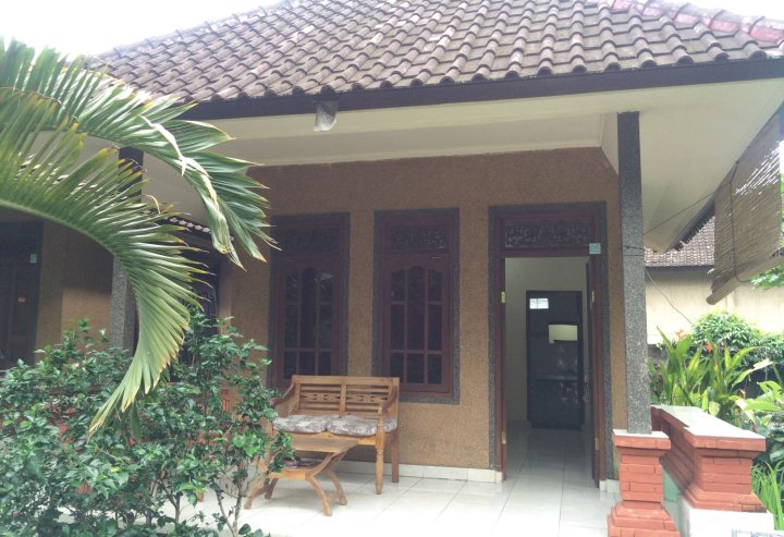 红色伙伴乌布古斯蒂民宿(Gusti Home Stay Ubud)