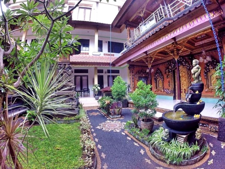 彭杜克登羽民宿(Pondok DenAyu Homestay)