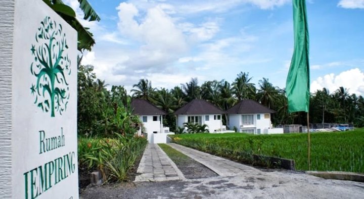 乌布维娜雅家假日公园(Villa Vinayaga Ubud)