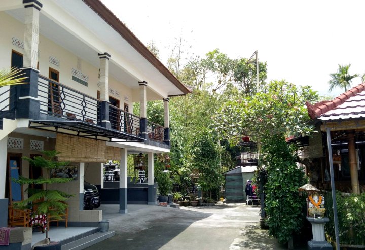 红伙伴姆杜克庞多克阿斯里民宿(Pondok Asri Homestay Munduk RedPartner)